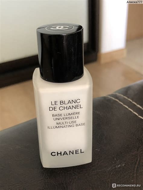 База под макияж Le Blanc de Chanel .